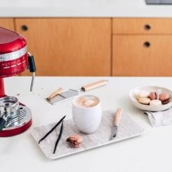 KitchenAid Halbautomatische Espressomaschine ARTISAN In Liebesapfelrot -KitchenAid Geschäft 026A9446