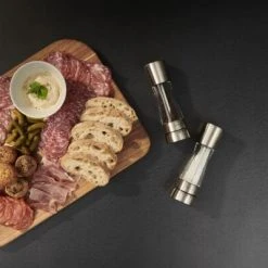 Cole & Mason Derwent Salz- Und Pfeffermühle Geschenkset, 19 Cm -KitchenAid Geschäft 220 H722129 H59408G C M BerdenAcaciaCarvingBoard DerwentStainlessSteelMillGS LifestyleFathersDay HR