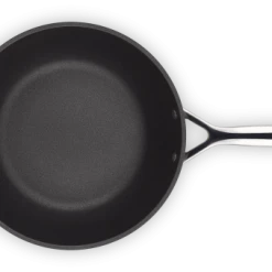 Le Creuset Aluminium-Antihaft Wok-Pfanne 30 Cm / 4,7 Liter, Mit Gegengriff -KitchenAid Geschäft 51104260010202 00001 1