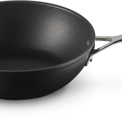 Le Creuset Aluminium-Antihaft Wok-Pfanne 30 Cm / 4,7 Liter, Mit Gegengriff -KitchenAid Geschäft 51104260010202 00003 1
