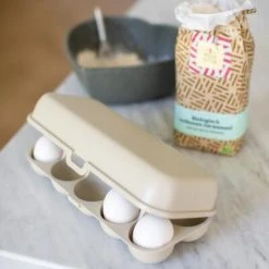 Koziol Eierbox In Sand Für 10 Eier -KitchenAid Geschäft 7179 EGGS TO GO 700 7643 HERZ 4 1 1