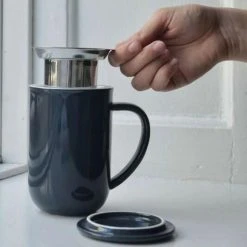 Viva Scandinavia Teepott Minima Balance Mit Filter, Weinrot -KitchenAid Geschäft 9102263 Ambiente 2