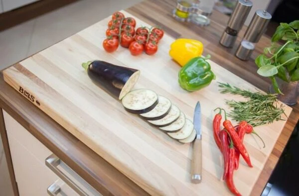 Boos Blocks Schneidebrett Aus Ahorn Mit Griffmulden 4 Boos Blocks Schneidebrett Aus Ahorn Mit Griffmulden – Bild 2