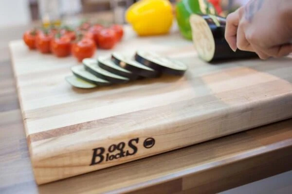 Boos Blocks Schneidebrett Aus Ahorn Mit Griffmulden 5 Boos Blocks Schneidebrett Aus Ahorn Mit Griffmulden – Bild 3