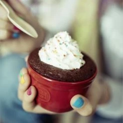 Emile Henry Töpfchen Nr. 10 In Granatapfel, 2er Set -KitchenAid Geschäft EH 10XX Life Ramequin Ramekin CupCakeWhippedCream2 V 4