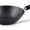 Ken Hom Wok Aus Antihaft Karbonstahl Mit Phenolharz-Griff, 27 Cm 1 Ken Hom Wok Aus Antihaft Karbonstahl Mit Phenolharz-Griff, 27 Cm -KitchenAid Geschäft KH427001 Main