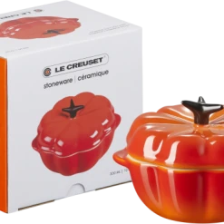 Le Creuset Kürbisförmchen Mit Deckel In Ofenrot -KitchenAid Geschäft LC 20200807 ZS PS NS 61802350900003 006