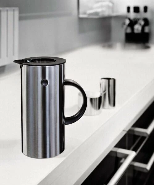 Stelton Isolierkanne EM77 0,5 L In Stahl 4 Stelton Isolierkanne EM77 0,5 L In Stahl – Bild 2