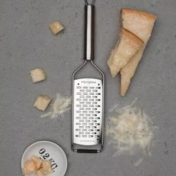 Microplane 2-Wege-Reibe Professional 8 Microplane 2-Wege-Reibe Professional -KitchenAid Geschäft MP Professional Series Ribbon Grater 38002 parmesan neu l