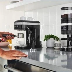 KitchenAid Halbautomatische Espressomaschine ARTISAN In Onyx Schwarz -KitchenAid Geschäft P200263kp 018z EMEA OB 1