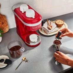 KitchenAid Halbautomatische Espressomaschine ARTISAN In Liebesapfelrot -KitchenAid Geschäft P200263kp 078z