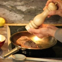 PEUGEOT Pfeffermühle Und Salzmühle Paris Chocolat Im Set 7 PEUGEOT Pfeffermühle Und Salzmühle Paris Chocolat Im Set -KitchenAid Geschäft Paris Ambiente l 1