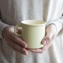 Riess Emaille Riess Becher Aus Emaille In Pastell-gelb -KitchenAid Geschäft RIESS AMBIENTE CLASSIC Pastell Fruehstueck 07 highres