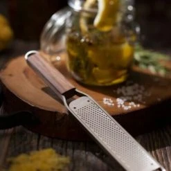 Microplane Zester Master -KitchenAid Geschäft mp Master Series Zester Blade lemons oils zoom neu l