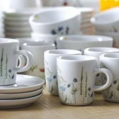 Kahla Magic Grip Wildblume Espresso-Obertasse 0,09 L, Blau-rot 13 Kahla Magic Grip Wildblume Espresso-Obertasse 0,09 L, Blau-rot -KitchenAid Geschäft wildblume pos 9782 72dpi rgb neu l